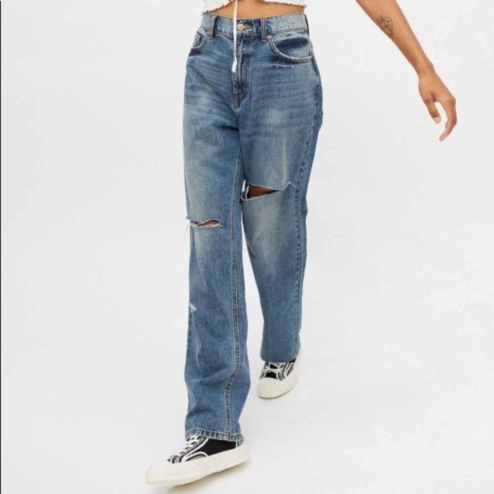 Urban Outfitters BDG Loose Straight Jean Distressed Blue Denim